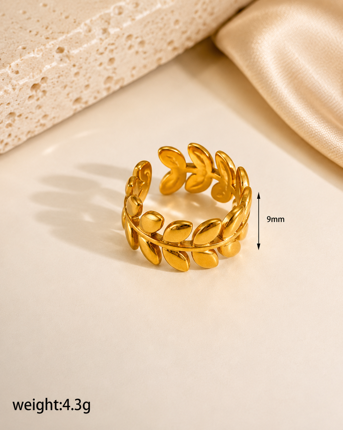 Laurevine Gold Ring