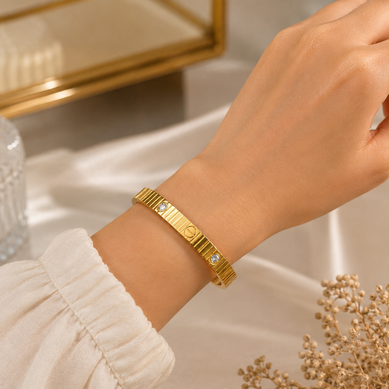 Lune Elite Lock Bracelet - Gold