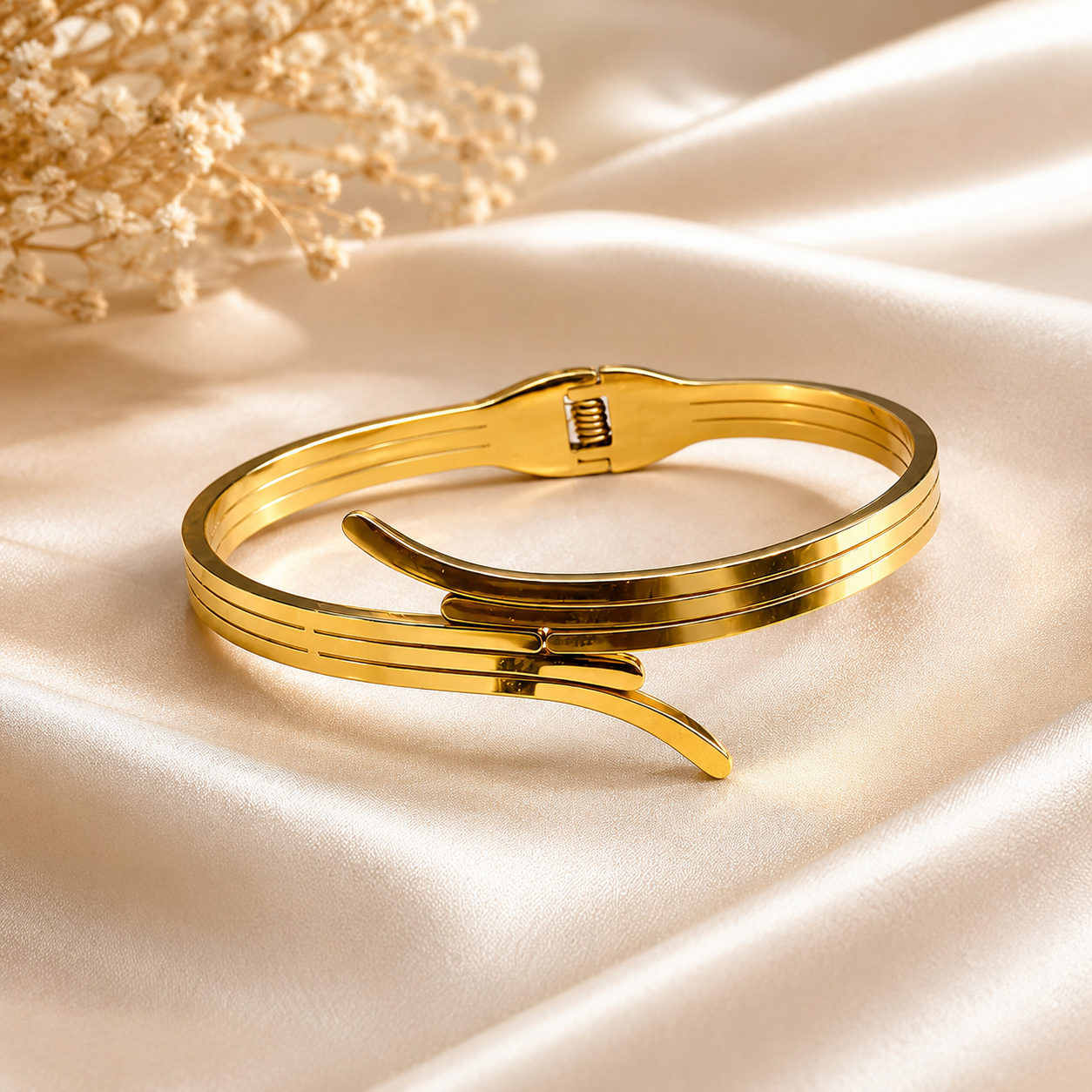 Aurelia Nail Lock Bracelet