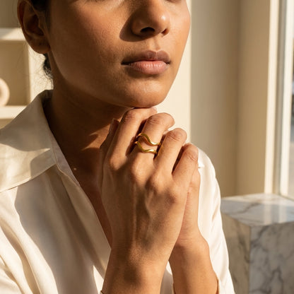 Veloura Wave Gold Ring