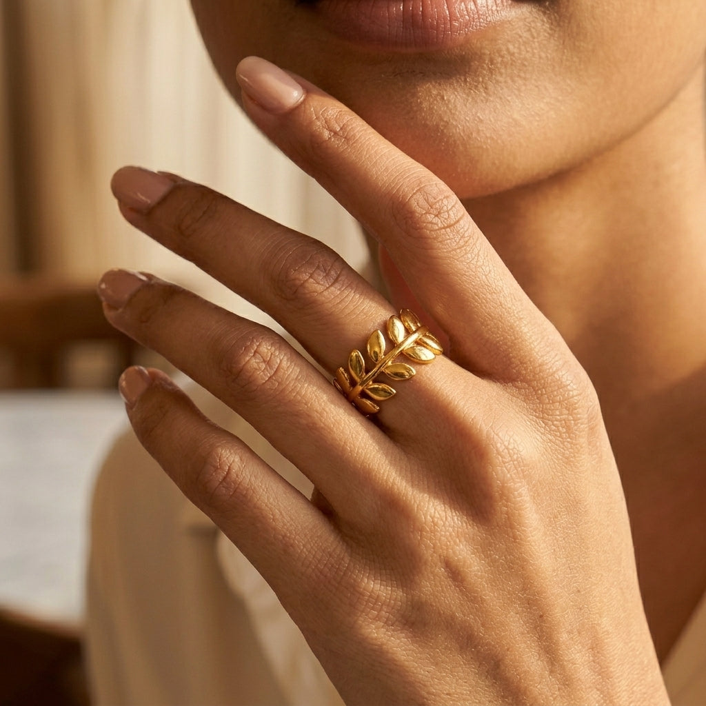 Laurevine Gold Ring