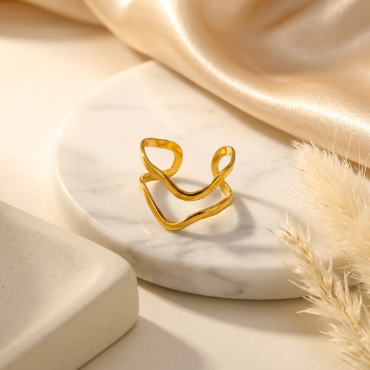 Veloura Wave Gold Ring
