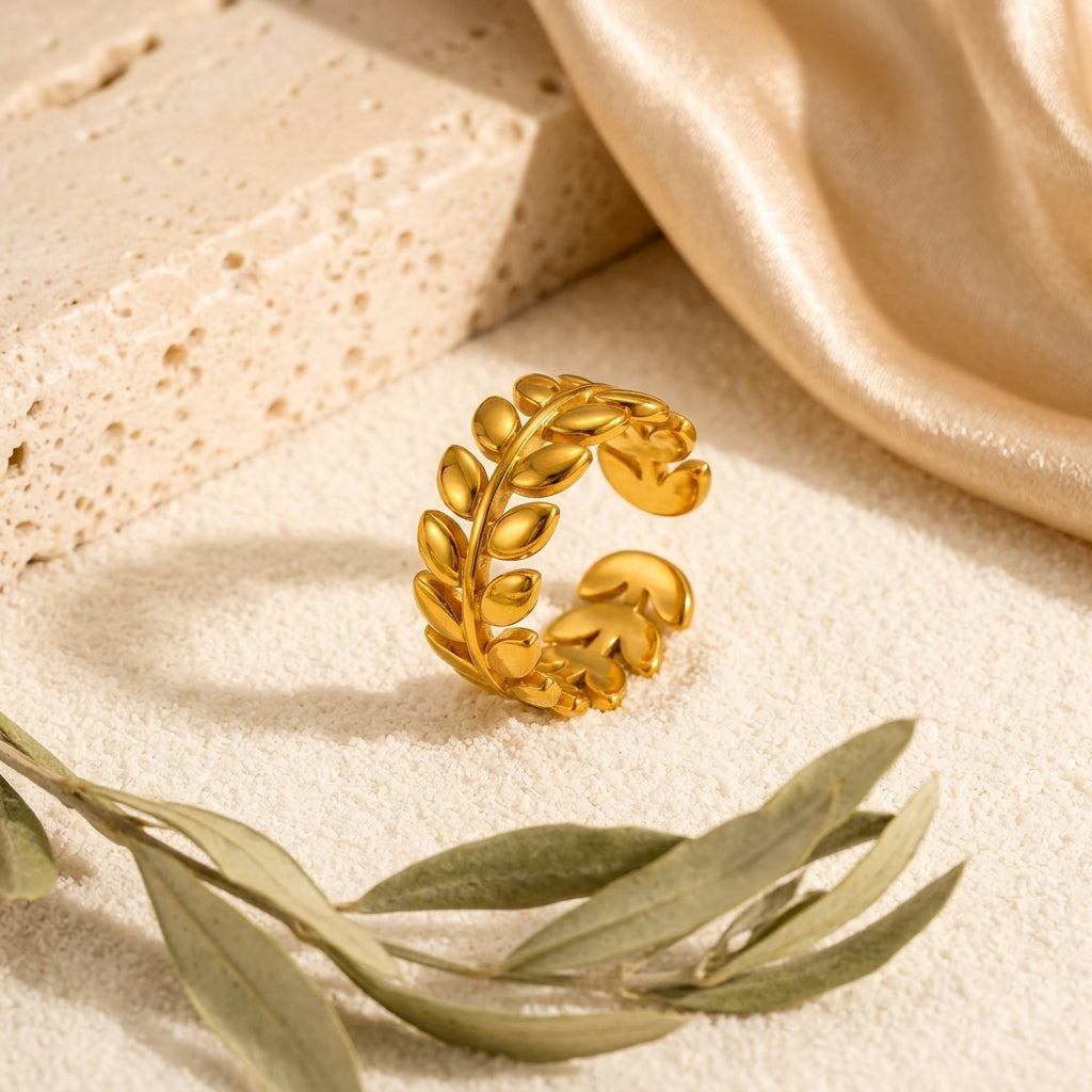 Laurevine Gold Ring