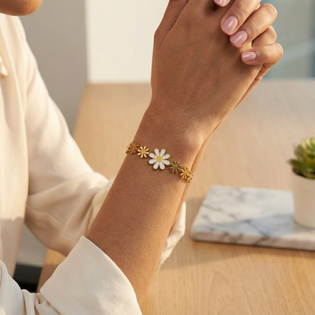 Daisy Bloom Gold Bracelet