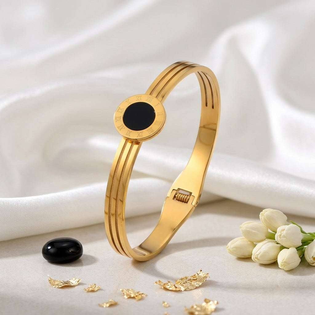 Celeste Roman Noir Bracelet