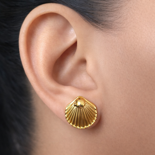 Aurelia Shell Stud Earrings