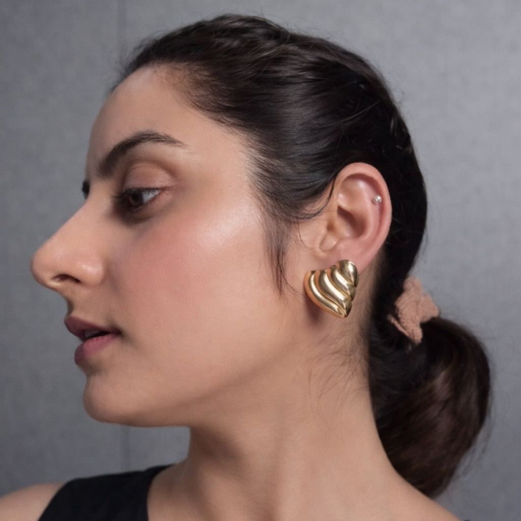 Ripple Heart Gold Stud Earrings